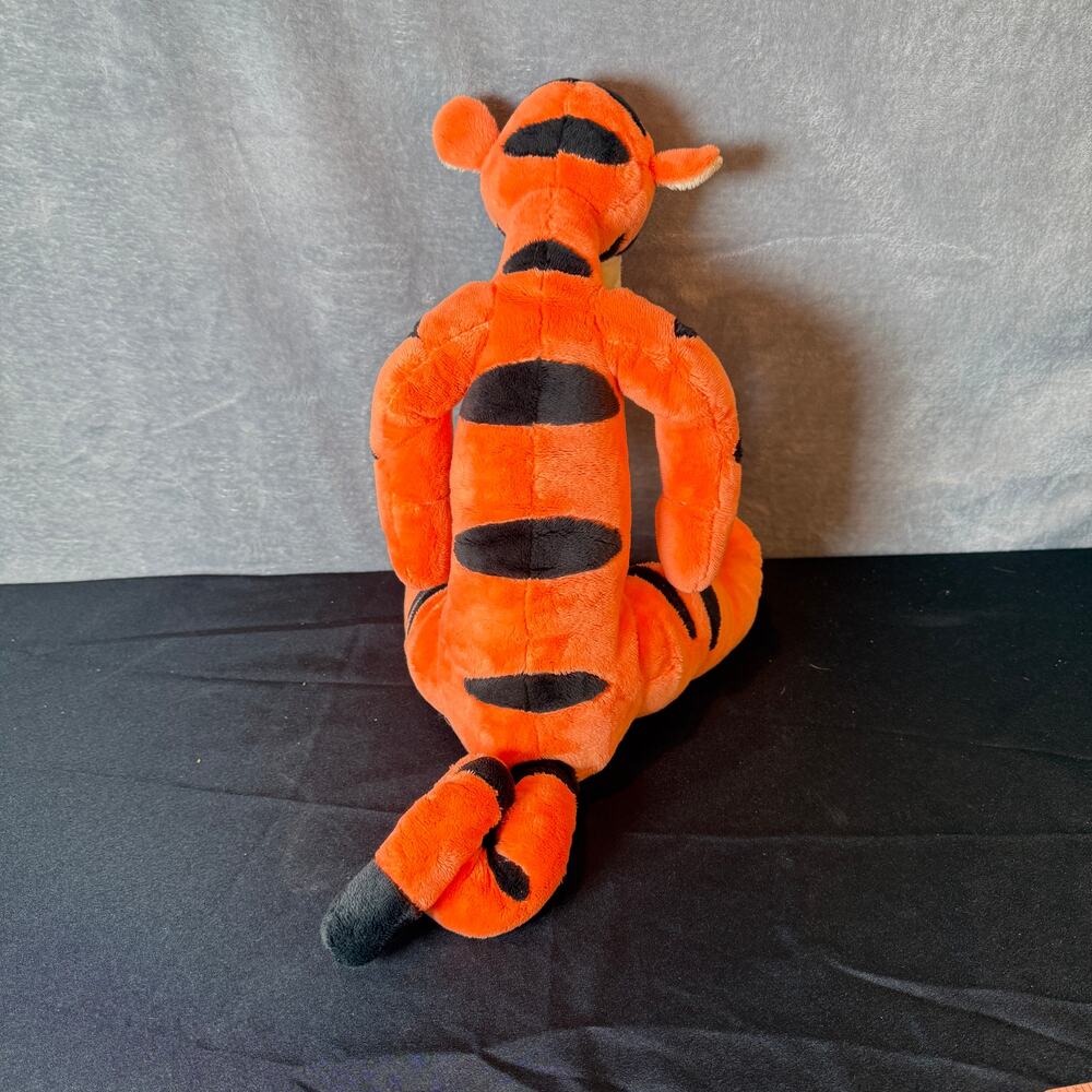 Disney Tigger Plush Stuffed Animal Winnie The Pooh Orange Tiger 18 Inch - Picture 3 of 3